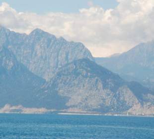 Schifffahrt zum Wasserfall