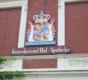 Das Wappen der Hof-Apotheke