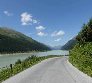 Panoramastraße entlang des Stausees