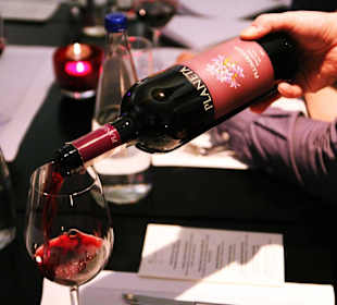 Vinoteque Food & Wine