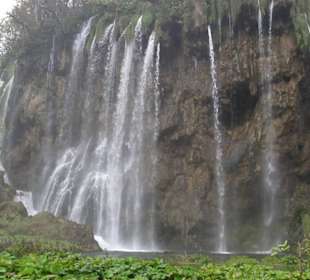 Aus jedem Loch kommt Wasser