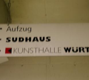 Hinweis im Parkhaus P3 zum Aufzug Würth
