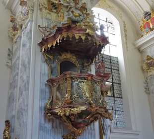 Die Kanzel der Klosterkirche Raitenhaslach