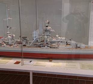 Modell schw. Kreuzer Prinz Eugen