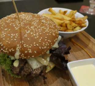 Guter Burger vom Steakhouse ASADOR
