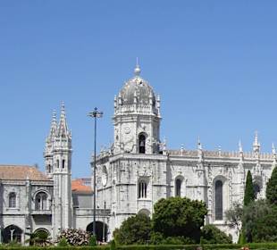 Widok na klasztor Hieronimitów i katedrę w Belem