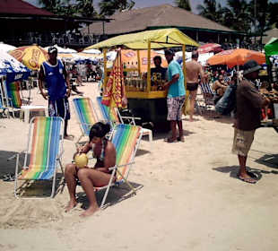 Viel Volk in Praiya do Francés