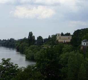 Blick zum Pompejanum und Frühstückstempel