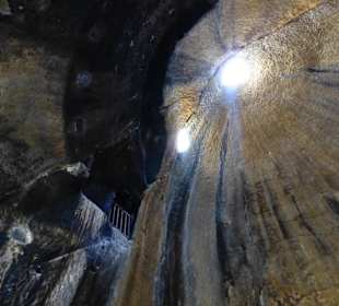 Zentrum der Höhle mit Be und Entlüftung