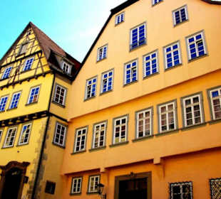 Farbenpracht und viele Fenster