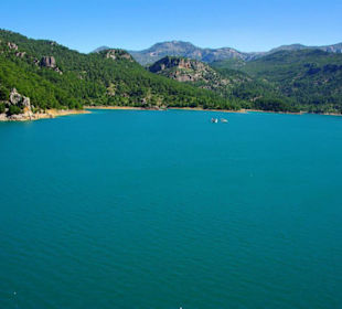 Der Staudamm selbst in voller Pracht