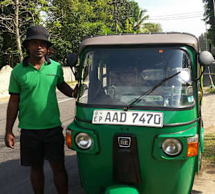 Indika mit seinem TUC TUC, am Strand anzutreffen