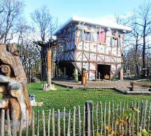 Kopfstehendes Hexenhaus auf dem Hexentanzplatz