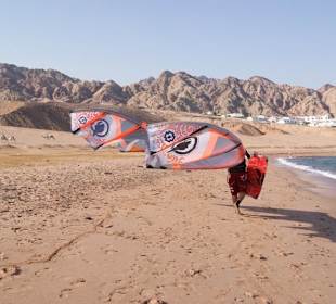 Freizeitmöglichkeit: Kite-Surfen