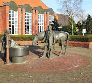 Ansichten des Pferdebrunnens in Langwedel