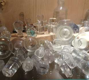 Exponate des Glasmuseum Gnarrenburg