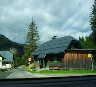Bauernhof rechts zu sehen