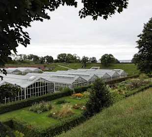 Ehemalige Festung mit den Gewächshäusern