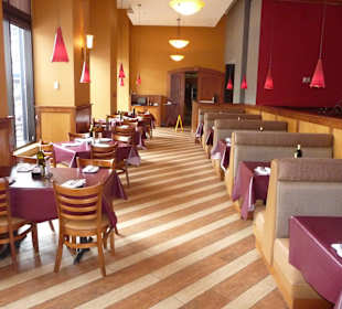 Grand Büffet mit Plastikdecken...