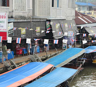 Amphawa Floating Market 