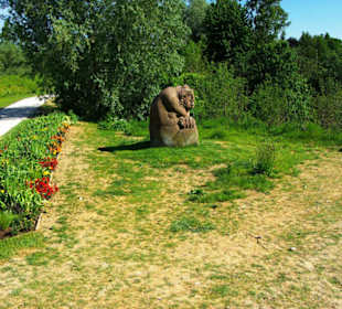 Aufgestellte Kunstwerke