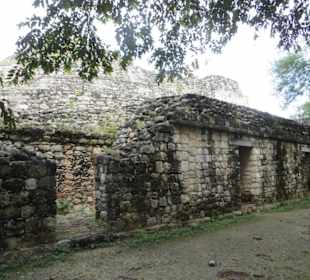 Ein Spaziergang auf dem Ruinen Gelände