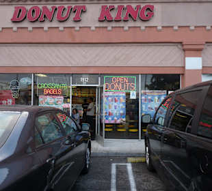 Super Frühstück beim Donut King