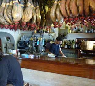 Zapfsäulen in Schinkengestalt