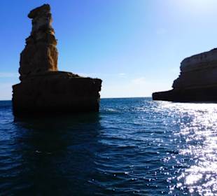 Küste Algarve vom Schnellboot aus