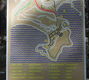 Übersichtskarte der Stadt mit Beschreibungen