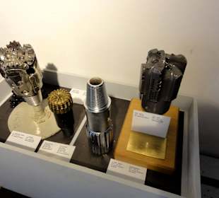 Bohrköpfe im Erdölmuseum