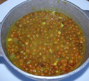 Klassische Kurkuma-Linsen zum Cari