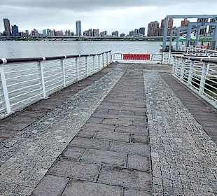 Yanping Riverside Park - Dadaocheng Dock