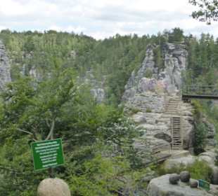 Am Eingang zur Felsenburg Neurathen