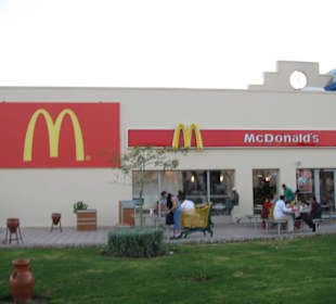 Senzo Mall Mac D.