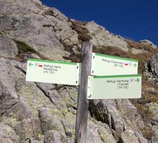 Abzweigungen zu den Hütten