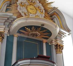 Blick zur Kanzel der Kirche