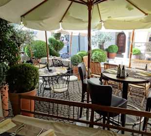 Blick auf die Terrasse des Traubenwirtes