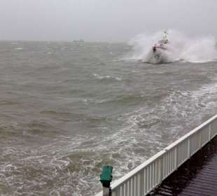 Auch bei Sturm ist Cuxhaven schön.