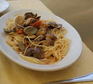 Emiddios Spaghetti Vongole