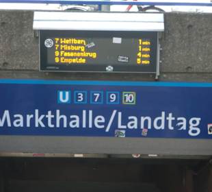 Direkt an der U-Bahn-Station gelegen