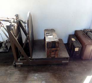 Ausstellung in einem alten Güterschuppen