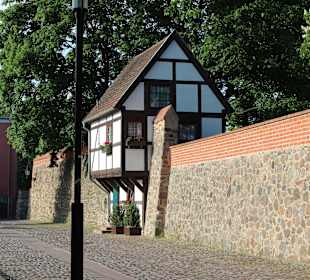Wiekhaus in der Mauer