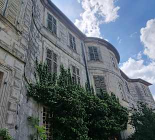 Die Fassaden vom Schloss