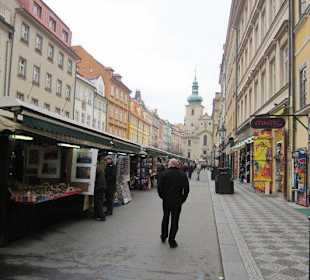 Vor dem Cafe