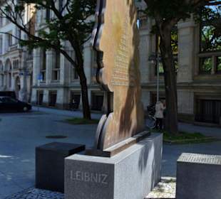 Leibniz Denkmal