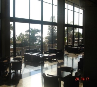 Nein! Lobby des AMATHUS BEACH HOTELS!! Amathus Beach Hotel Limassol