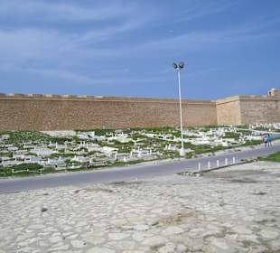 Vue du cimetiere et du fort