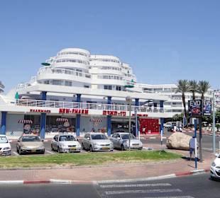 Wjazd autokarem na promenadę