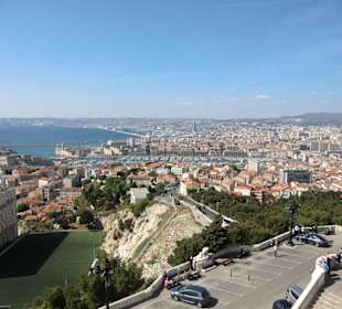 Blick von Notre Dame über Marseille